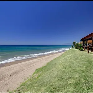 amazing-duplex-next-to-the-beach-in-marbella.1costadelsol.com/